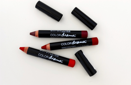 карандаш для губ Maybelline Color drama
