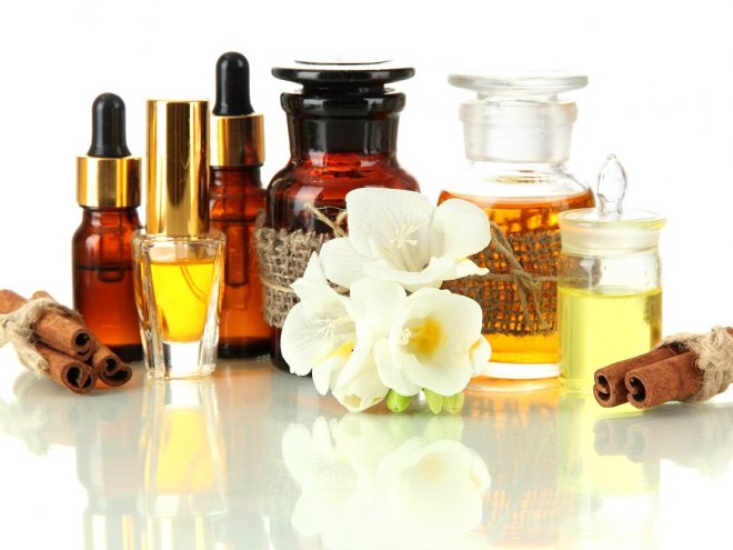 Какими способами и средствами снять отек век в домашних условиях