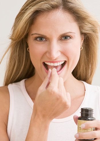 Гиалуроновая кислота. Что выбрать: инъекции, крема или таблетки?