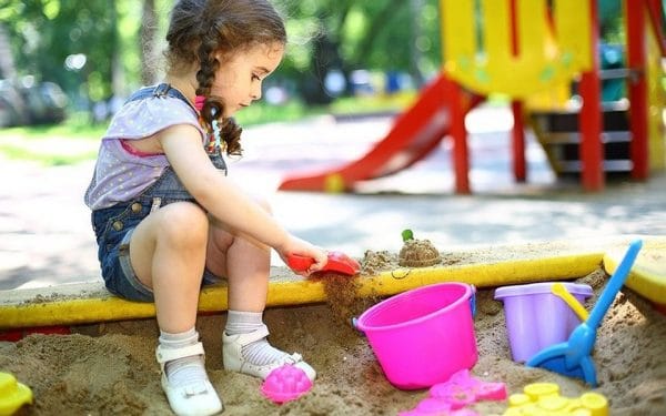 10 основных симптомов аутизма, причины и формы заболевания