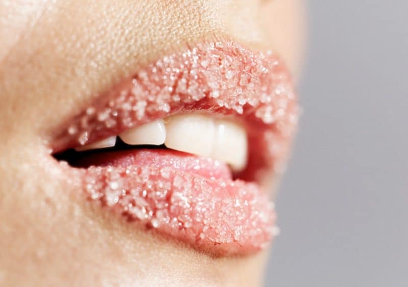 Трещина на губе чем лечить | Женский журнал "Живи творя"